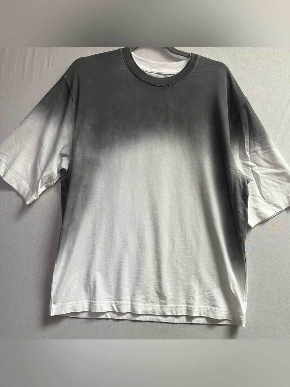 NWT Oak + Fort Black to White Gradient Ombre Crewneck Tee Size S